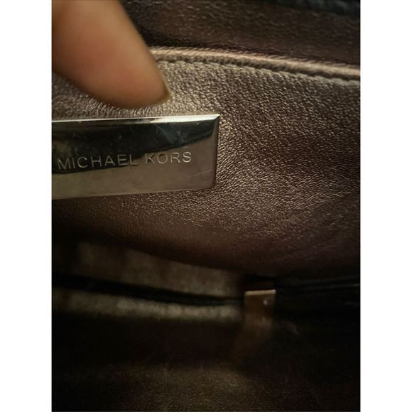 Michael Kors Black Croc-Embossed Key & Card Holder - Picture 5 of 6